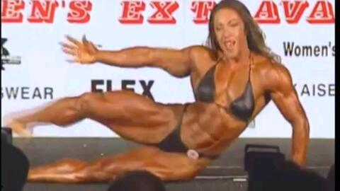 日本女子健美比赛视频,肌肉线条勾勒青春风采
