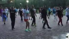鬼步舞完整视频,跟随视频领略舞步风采
