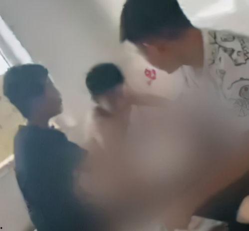 初中生洗澡视频,温馨瞬间记录成长点滴