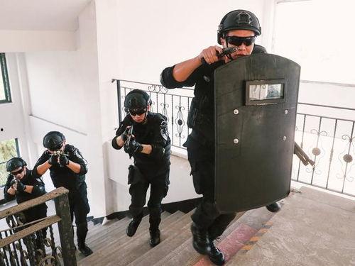 特警演练视频,硬核技能大比拼