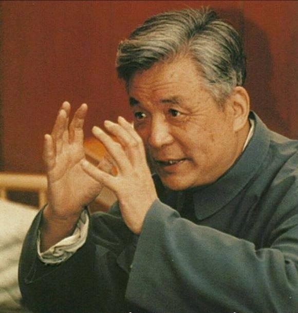 邓稼先视频,中国核事业奠基人，科学巨匠的传奇人生