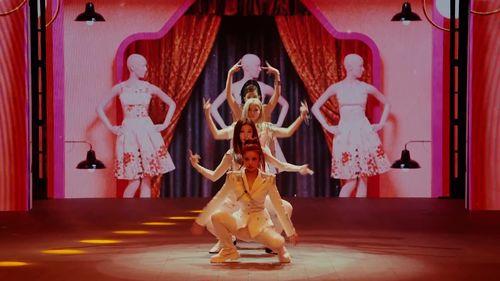 英文歌舞蹈视频,Dance to the Rhythms: A Captivating Overview of the Trending English Song and Dance Video