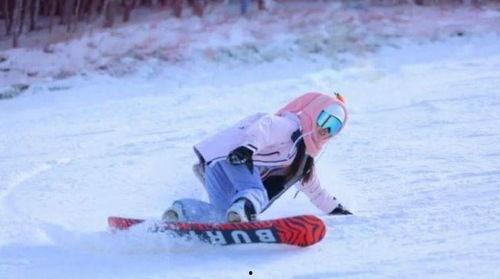 滑雪小视频,畅享雪域激情的动感瞬间