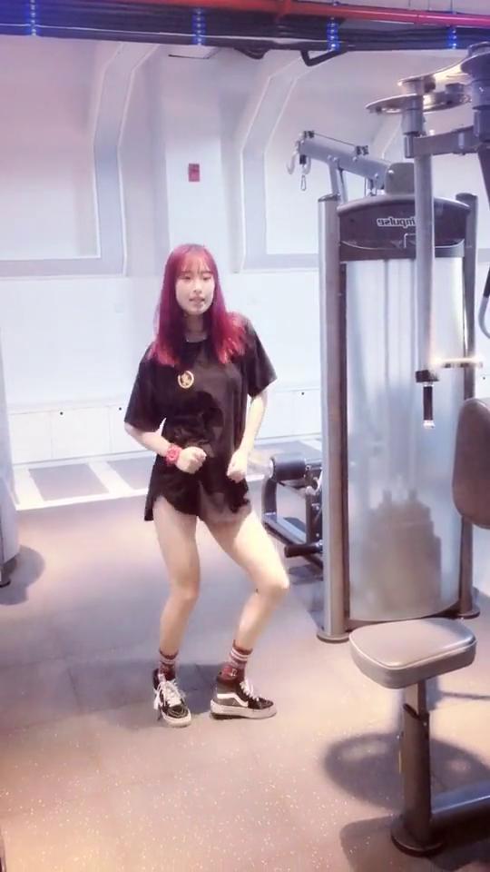 甜蜜蜜舞蹈视频,跟随视频领略舞蹈魅力