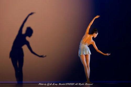 舞蹈基础动作视频,跟随视频轻松掌握舞步技巧