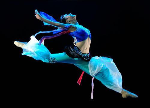 舞蹈基础动作视频,跟随视频轻松掌握舞步技巧