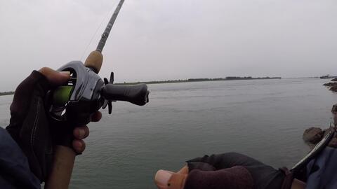 钓路亚视频,跟随视频学钓技，轻松捕获大鱼