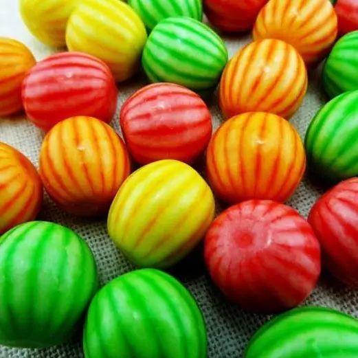 吃西瓜泡泡糖视频,吃西瓜泡泡糖的趣味体验