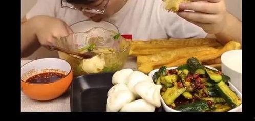 直播吃美食视频,跟随镜头品尝美食盛宴