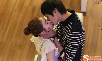 男人女人亲吻视频,男女亲吻视频捕捉浪漫瞬间