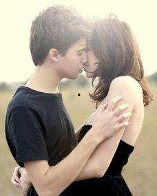 男人女人亲吻视频,男女亲吻视频捕捉浪漫瞬间