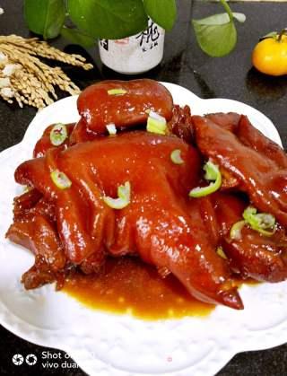 红烧猪蹄做法视频,红烧猪蹄，色泽诱人，口感鲜美，家常必备！